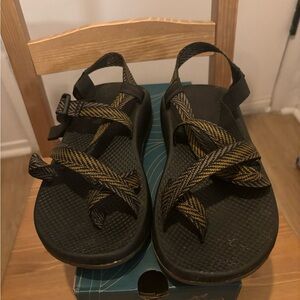 Like New Chaco Z2 Adjustable Strap Classic Sandals Men’s size 8